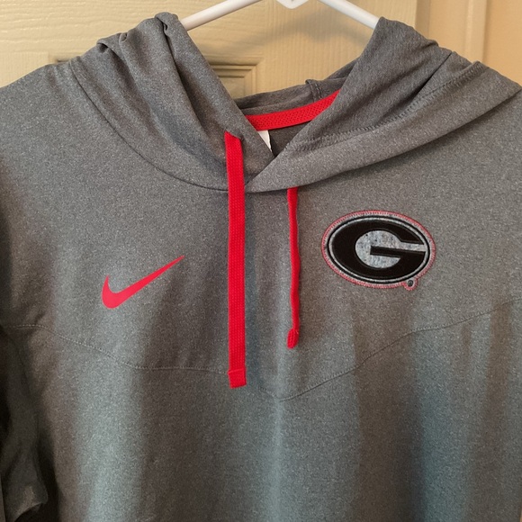 Nike gray UGA pull over, Size S - Picture 2 of 6
